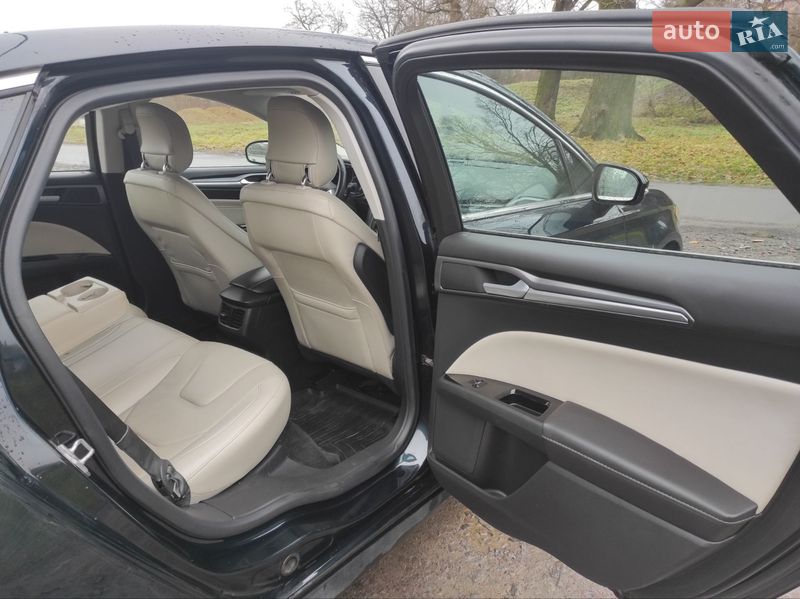 Седан Ford Fusion 2014 в Львове