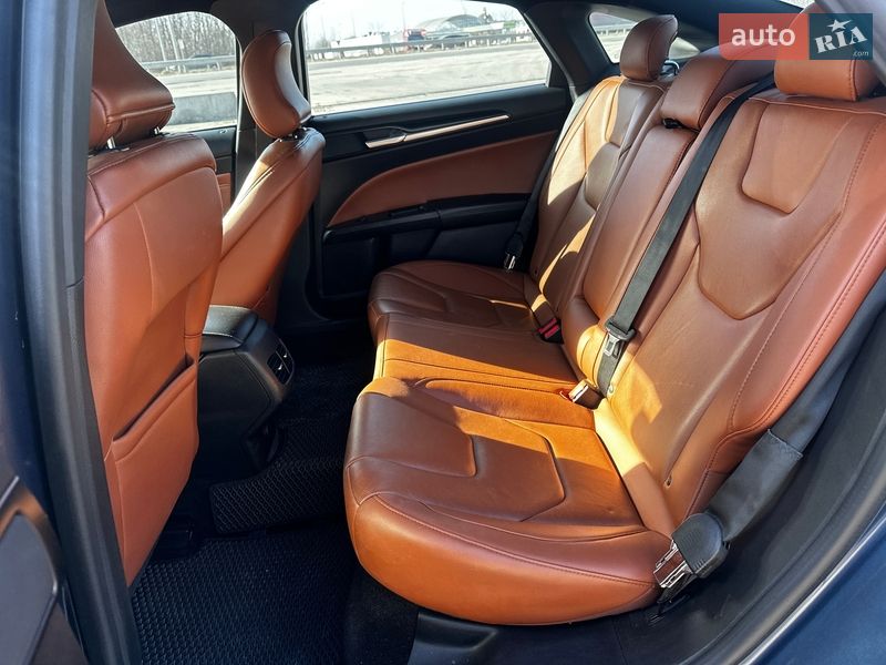 Седан Ford Fusion 2018 в Львове