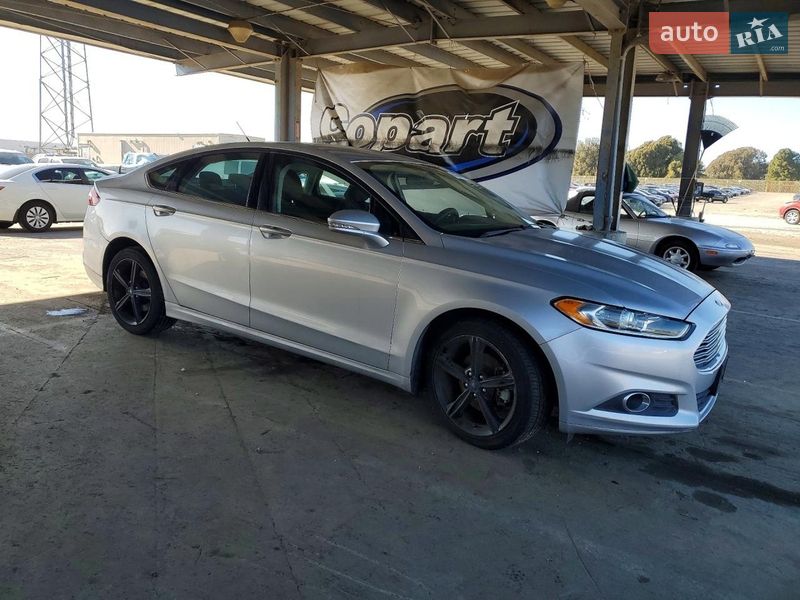Седан Ford Fusion 2016 в Львове