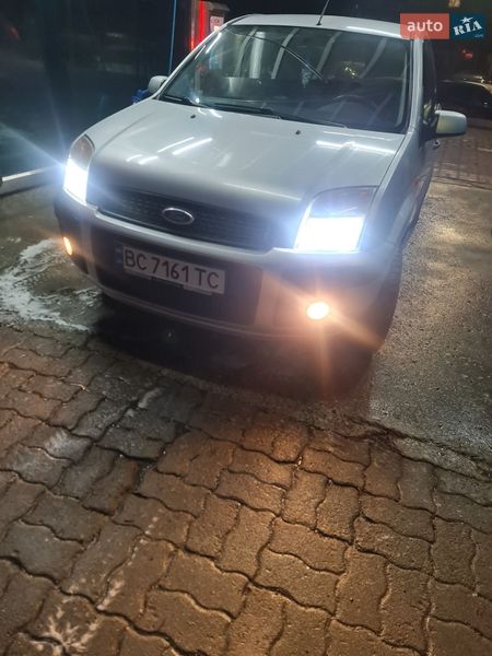 Хэтчбек Ford Fusion 2008 в Новом Роздоле