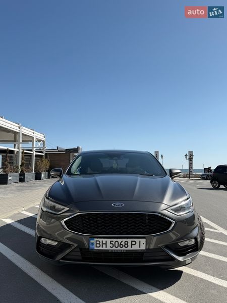 Седан Ford Fusion 2017 в Измаиле