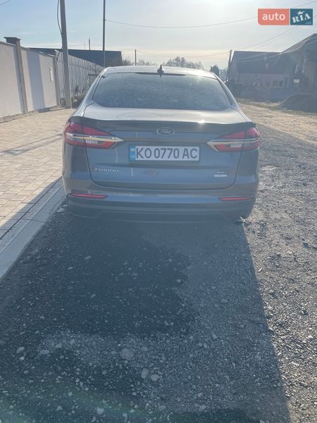 Седан Ford Fusion 2020 в Иршаве