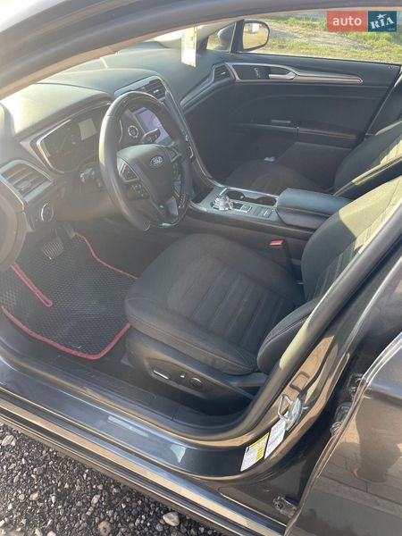 Седан Ford Fusion 2020 в Иршаве