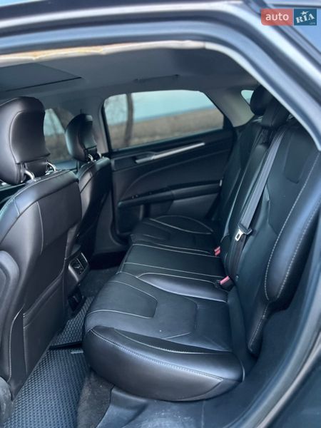 Седан Ford Fusion 2013 в Старому Самборі