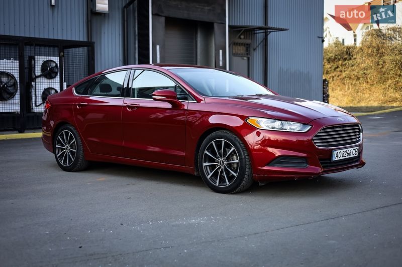 Седан Ford Fusion 2015 в Ужгороді