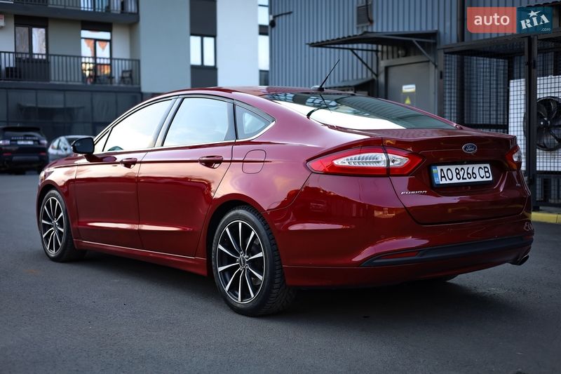 Седан Ford Fusion 2015 в Ужгороді