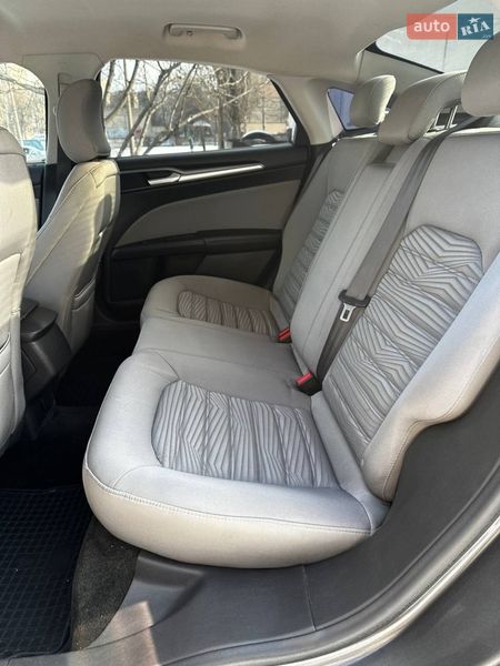 Седан Ford Fusion 2016 в Кривом Роге