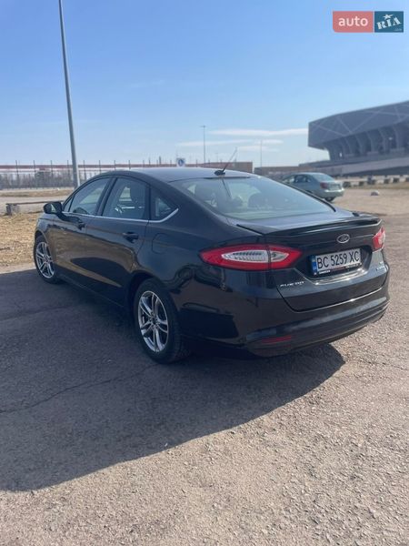 Седан Ford Fusion 2015 в Львове