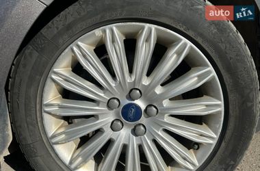 Седан Ford Fusion 2013 в Дніпрі