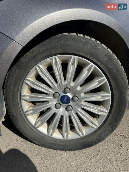 Седан Ford Fusion 2013 в Дніпрі