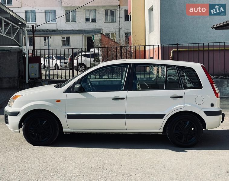 Хэтчбек Ford Fusion 2005 в Хмельницком
