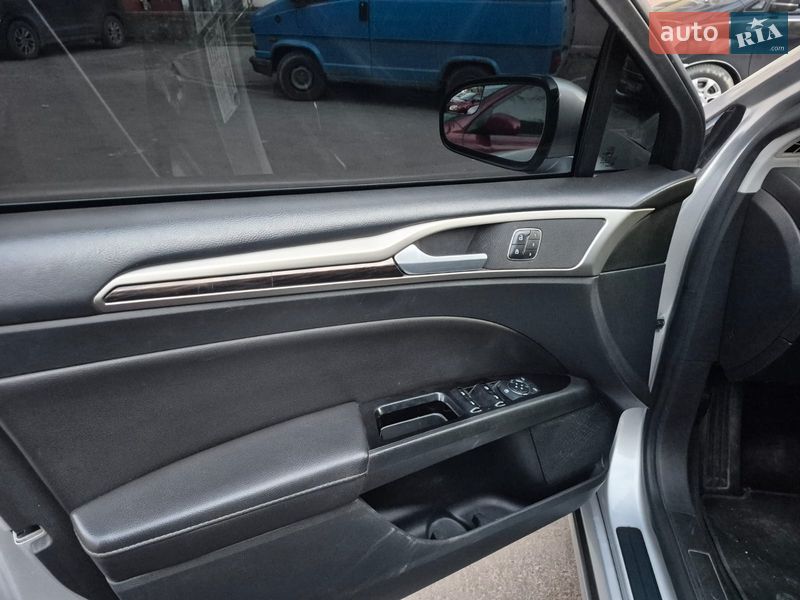 Седан Ford Fusion 2013 в Херсоні