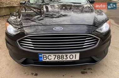 Седан Ford Fusion 2019 в Львове