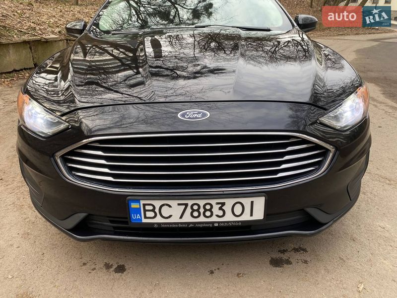 Седан Ford Fusion 2019 в Львове