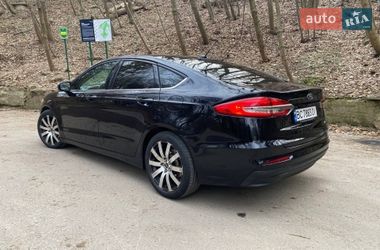 Седан Ford Fusion 2019 в Львове