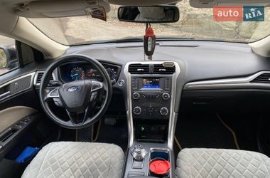 Седан Ford Fusion 2019 в Львове