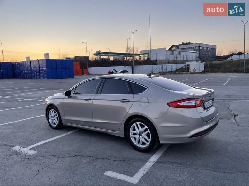 Седан Ford Fusion 2015 в Ужгороде