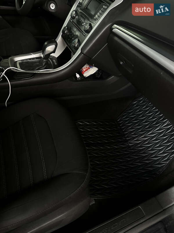 Седан Ford Fusion 2014 в Миргороде