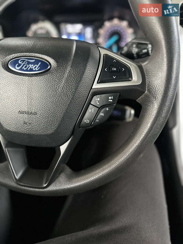 Седан Ford Fusion 2014 в Миргороде