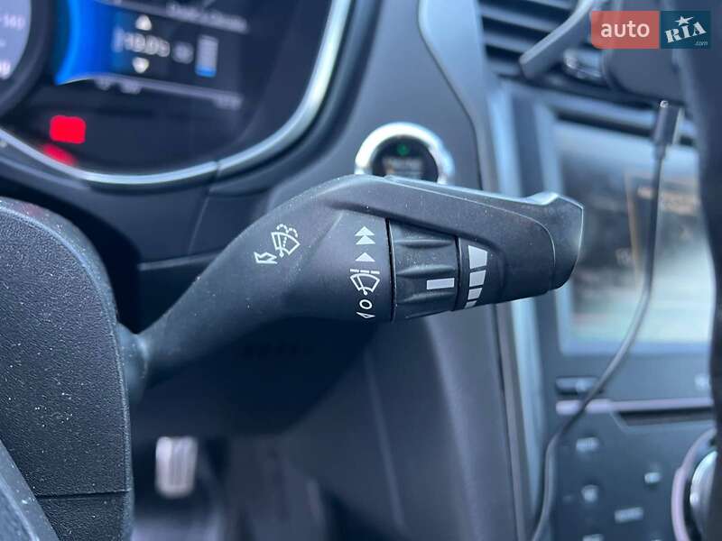 Седан Ford Fusion 2014 в Львові