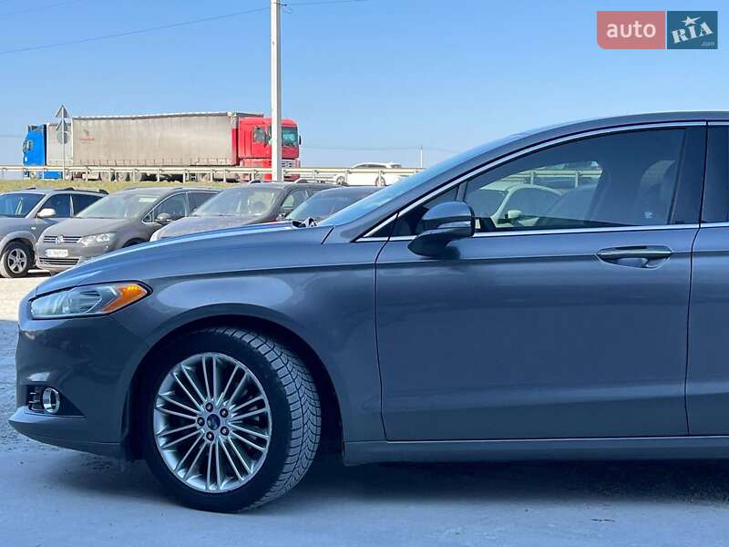 Седан Ford Fusion 2014 в Львові