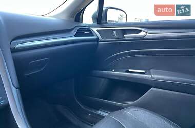 Седан Ford Fusion 2014 в Львові