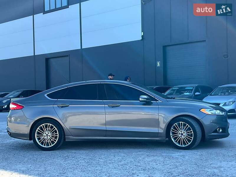 Седан Ford Fusion 2014 в Львові