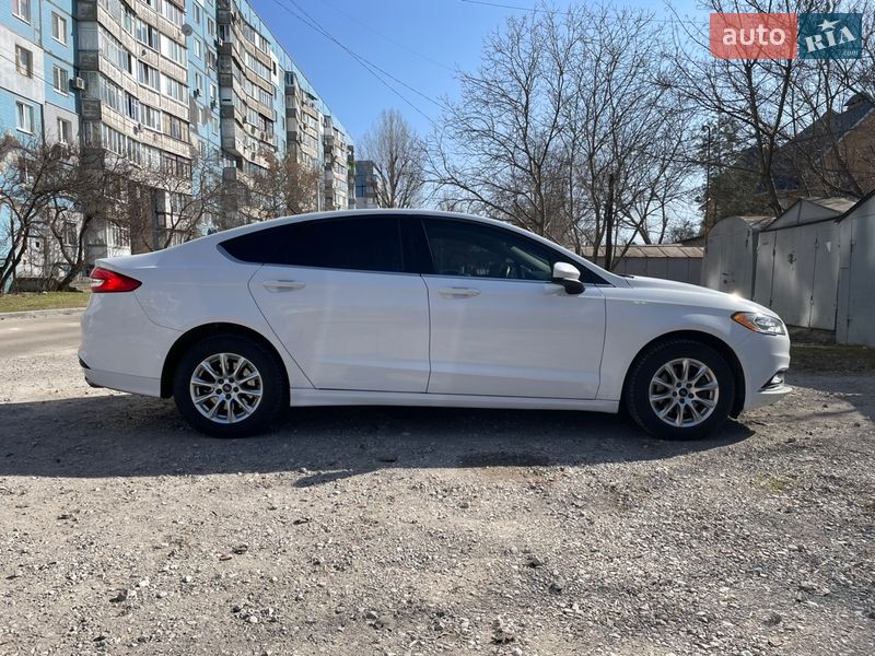 Седан Ford Fusion 2016 в Дніпрі