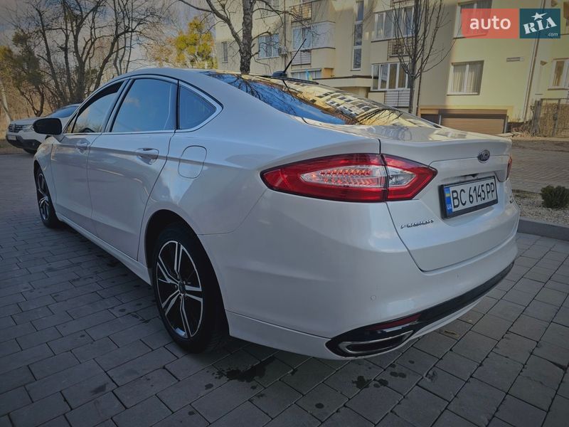 Седан Ford Fusion 2014 в Львове