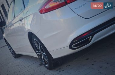 Седан Ford Fusion 2014 в Львове