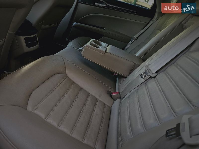 Седан Ford Fusion 2014 в Львове