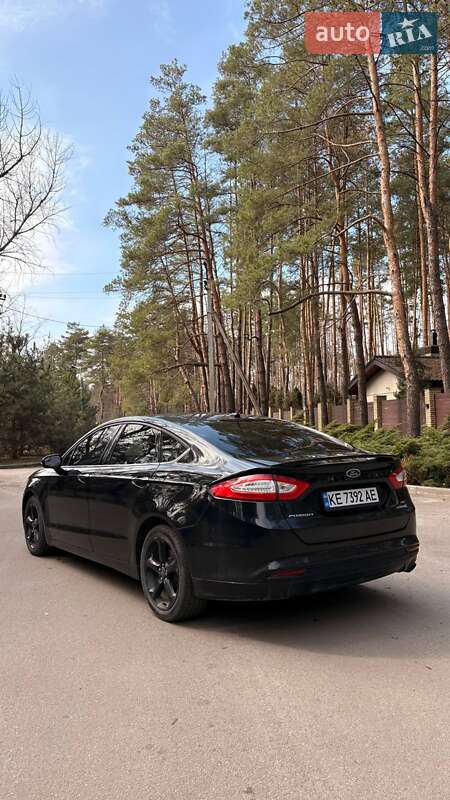 Седан Ford Fusion 2014 в Новомосковську