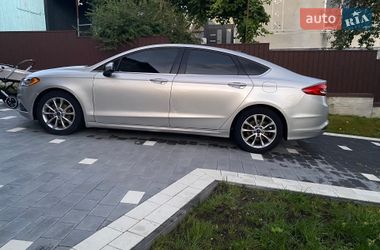 Седан Ford Fusion 2016 в Самборі