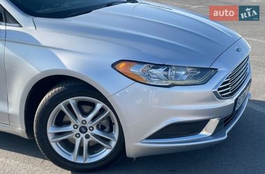 Седан Ford Fusion 2018 в Львове