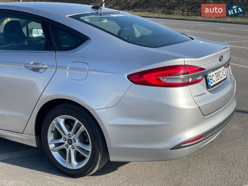 Седан Ford Fusion 2018 в Львове