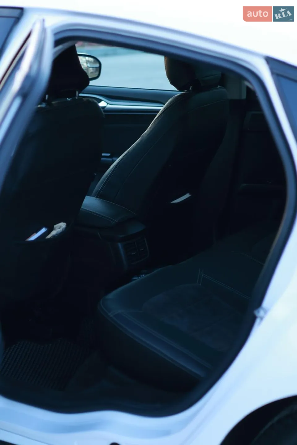 2016 Ford Fusion - мініатюра 25