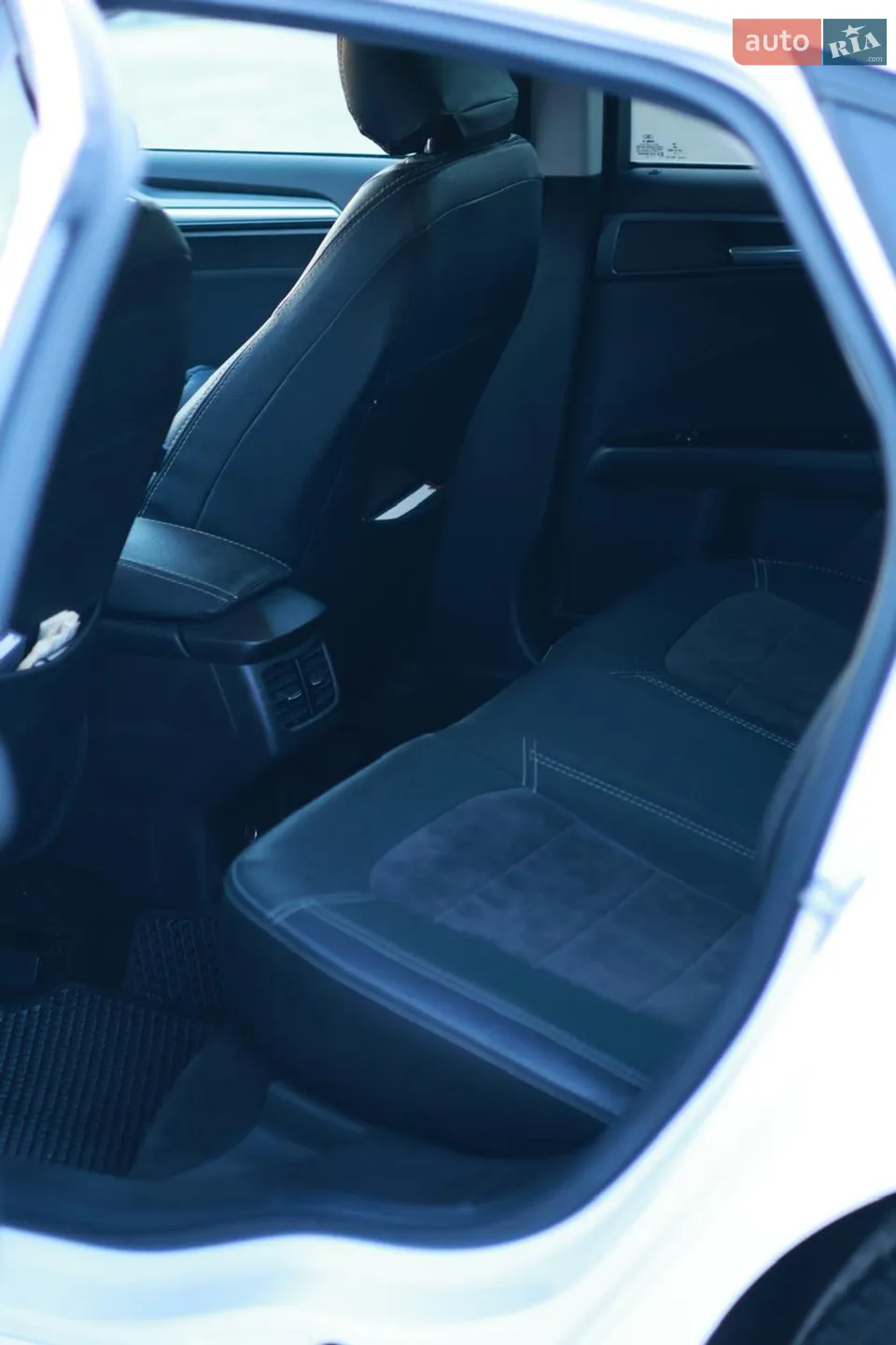 2016 Ford Fusion - мініатюра 33