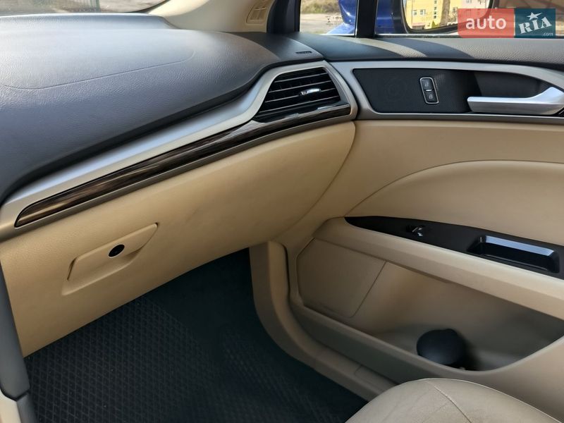 Седан Ford Fusion 2015 в Львове