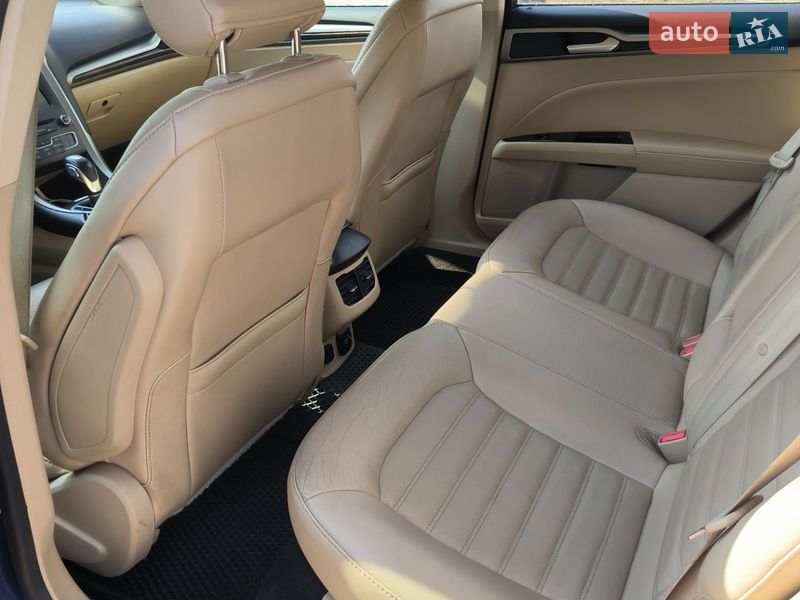 Седан Ford Fusion 2015 в Львове