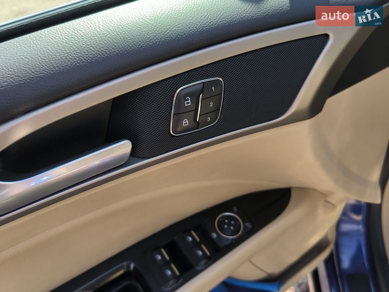 Седан Ford Fusion 2015 в Львове