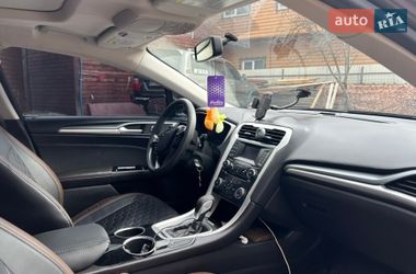 Седан Ford Fusion 2012 в Микуличине