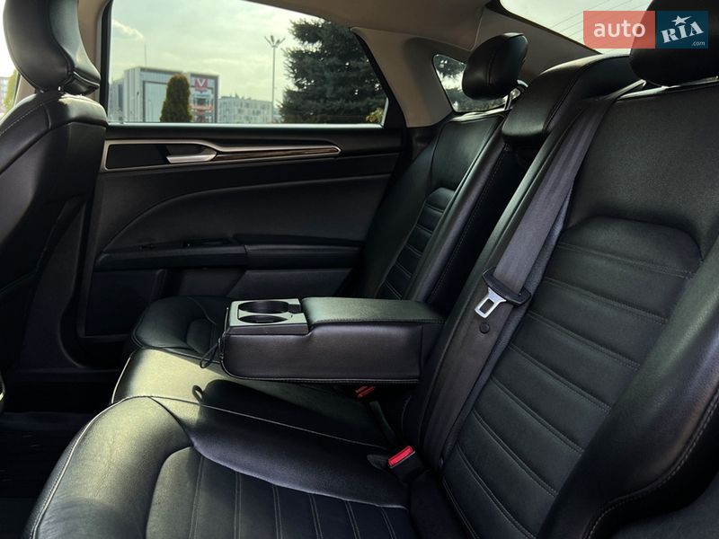 Седан Ford Fusion 2015 в Львове