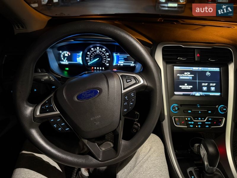 Седан Ford Fusion 2016 в Тернополі