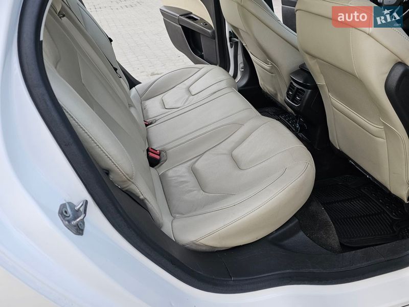 Седан Ford Fusion 2014 в Львове