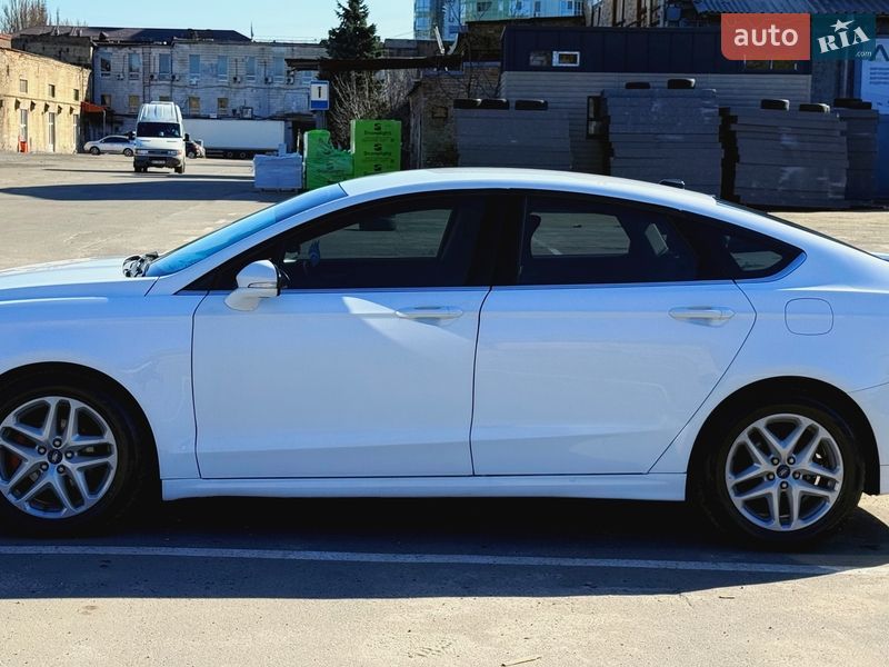 Седан Ford Fusion 2015 в Києві