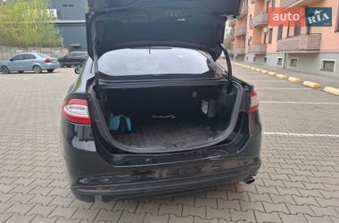 Седан Ford Fusion 2015 в Ужгороді
