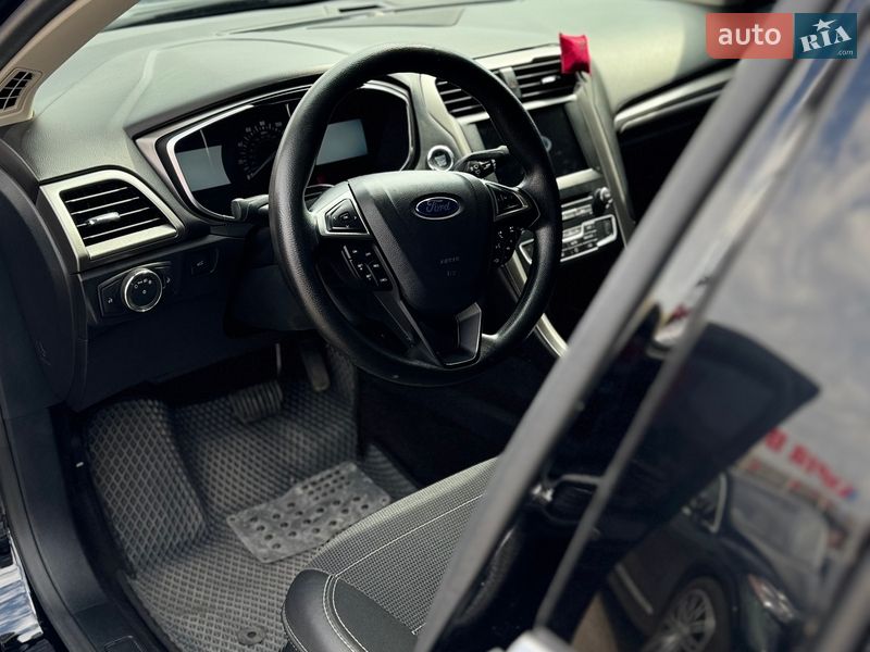 Седан Ford Fusion 2017 в Одесі