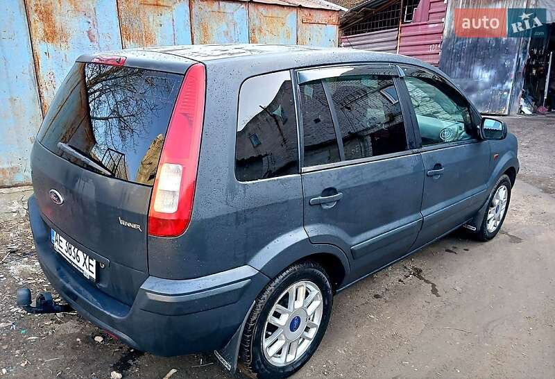 Хетчбек Ford Fusion 2010 в Дніпрі