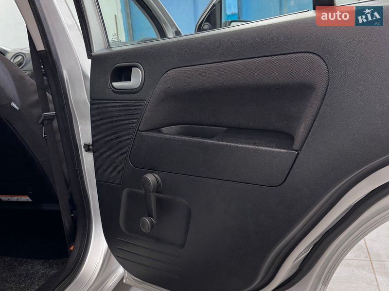 Хэтчбек Ford Fusion 2007 в Стрые