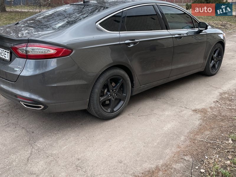 Седан Ford Fusion 2016 в Ічні